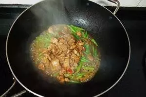 四季豆加點肉,也能如此的下飯,大人小孩都愛吃