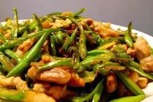 四季豆加點肉,也能如此的下飯,大人小孩都愛吃