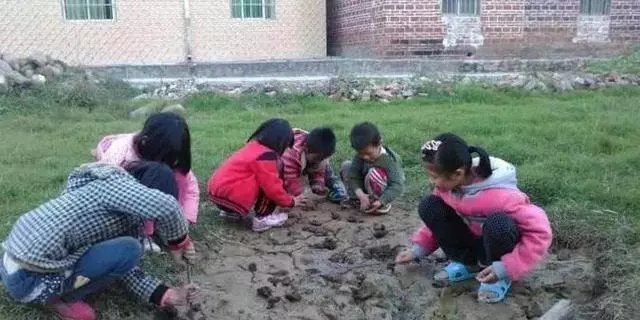 叔叔 雖然我爸已經走了 但我們家的房子還輪不到你來繼承