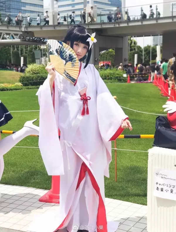 中國 Coser 在日本 C92 重現《火影忍者》雛田新娘裝,第3 認不出來是誰、第4 一秒變雛田!