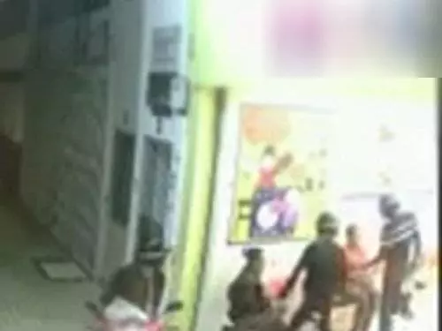 4am到自助洗衣店洗衣 2女遭洗劫 CCTV全拍下