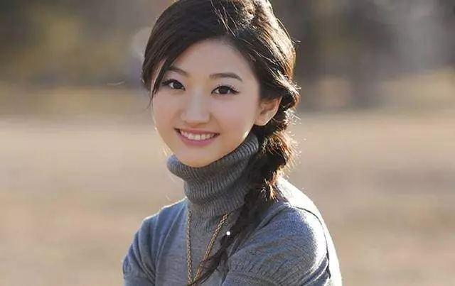 「命裡藏金」的5大生肖女,是大富大貴的命格,一輩子旺夫招財