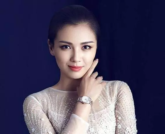 「命裡藏金」的5大生肖女,是大富大貴的命格,一輩子旺夫招財