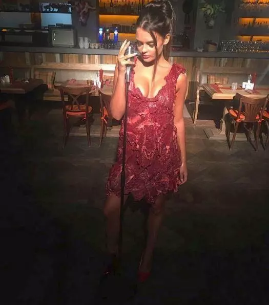 7款設計師「失戀過1000次」才能做出的「分手婚紗」!第2震動棒棒婚紗!第3用100%陌生人的毛做成的黑天鵝禮服...