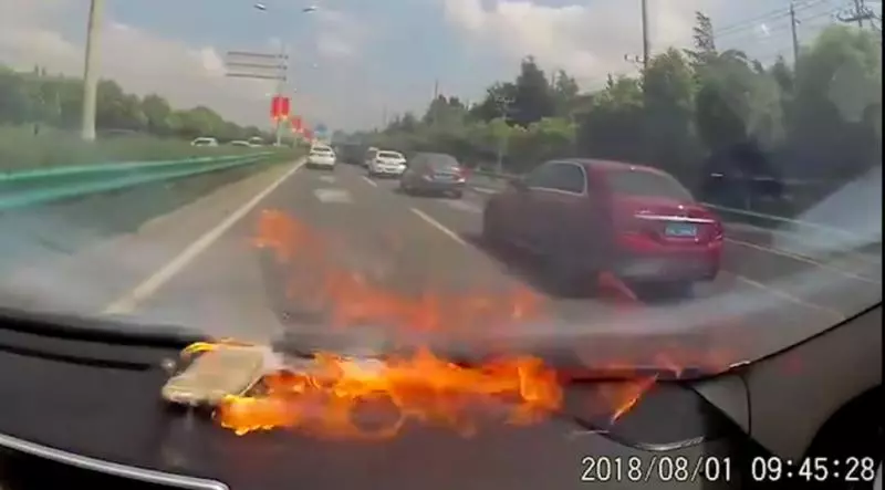 差點火燒車!iPhone6放儀錶板上曬太陽 開到一半「電池爆炸」