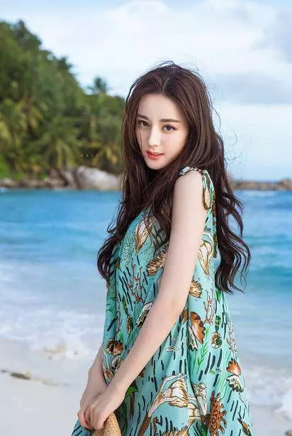 楊冪又簽新藝人,和熱巴媲美,在《扶搖》中出演角色,網友目測要火
