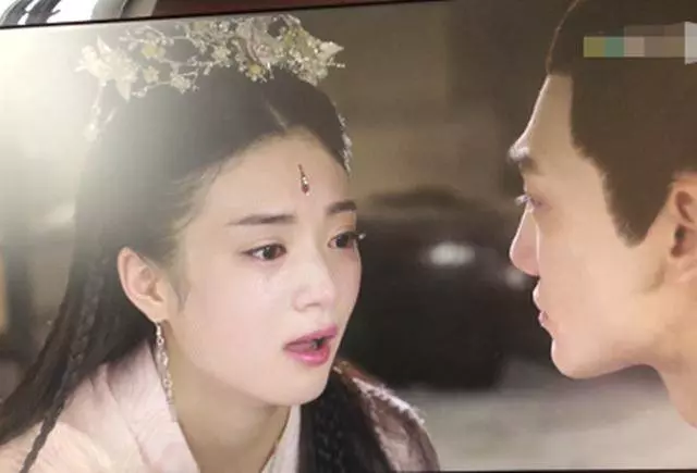 楊冪又簽新藝人,和熱巴媲美,在《扶搖》中出演角色,網友目測要火