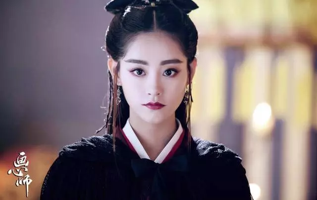 楊冪又簽新藝人,和熱巴媲美,在《扶搖》中出演角色,網友目測要火