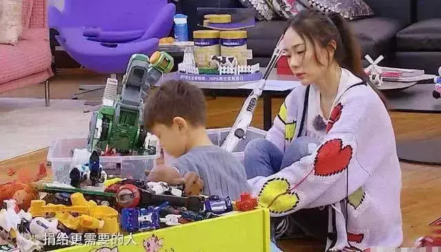 看了Jasper的家,再看嗯哼的家,這就是應采兒和霍思燕的差距