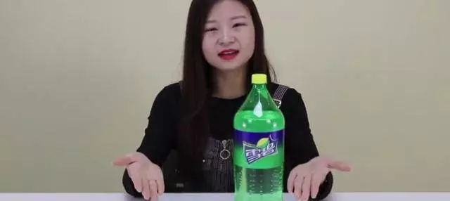 【小蘇打】加【雪碧】的功效太強大,解決了家家戶戶困擾的一堆問題,太實用了