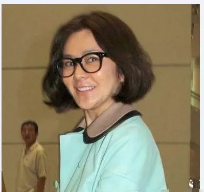 不老女神的素顏照:趙薇嚇人,關之琳憔悴,溫碧霞老了,只有她才是當之無愧的女神