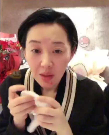 不老女神的素顏照:趙薇嚇人,關之琳憔悴,溫碧霞老了,只有她才是當之無愧的女神