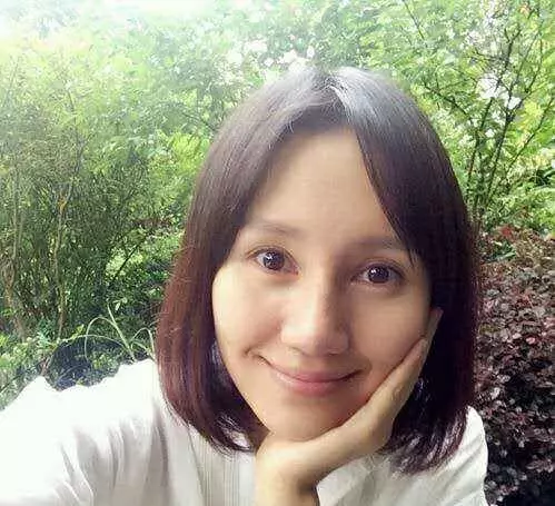 不老女神的素顏照:趙薇嚇人,關之琳憔悴,溫碧霞老了,只有她才是當之無愧的女神