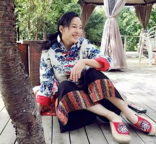 不老女神的素顏照:趙薇嚇人,關之琳憔悴,溫碧霞老了,只有她才是當之無愧的女神