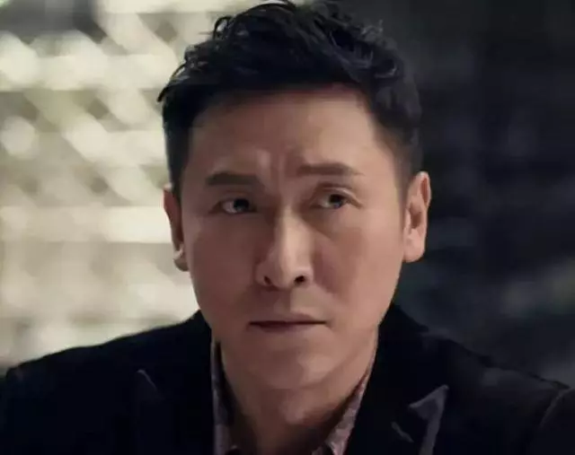 馬德鍾終於再次回巢拍戲,時隔15年,如今眼角都是皺紋,但越變越Man,帥爆了