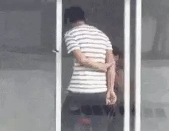 讓人暢快的內涵圖片 : 姐夫,別亂來,姐在後面呢 被最後一張圖電到了