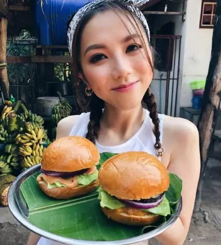 謝霆鋒聖誕沒和「王菲」一起過?「她」曬與「鋒哥」國外親密嗨玩合照,網友大驚!