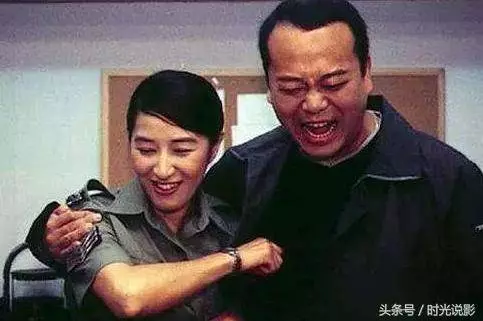 TVB演員時隔20年再度合照,關詠荷依舊年輕,陳慧珊老了,而她居然越變越美?簡直太不科學了