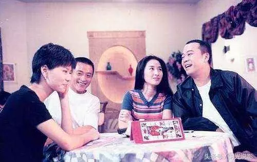 TVB演員時隔20年再度合照,關詠荷依舊年輕,陳慧珊老了,而她居然越變越美?簡直太不科學了