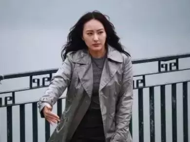 連續48小時沒睡! 宅男女神病倒爆哭:為什麼會這麼辛苦