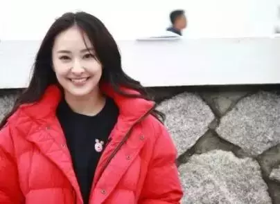連續48小時沒睡! 宅男女神病倒爆哭:為什麼會這麼辛苦