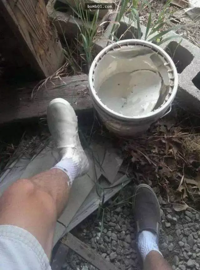 全球最倒黴的18個瞬間,原諒我笑出豬叫聲