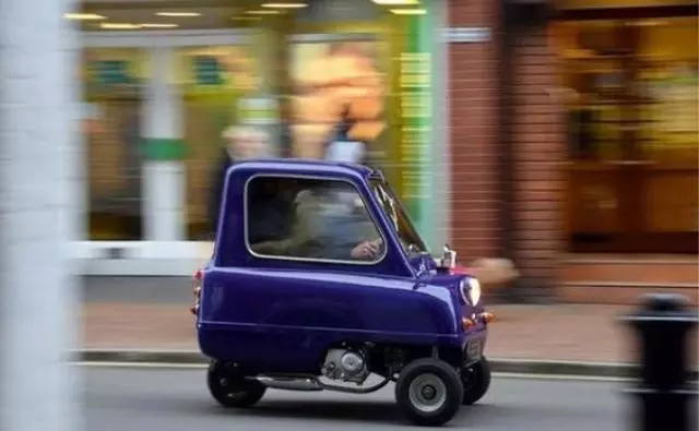 世界上最小的量產車,排量相當於一個屁,可以直接開動公交車