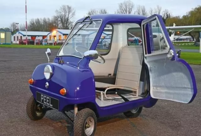 世界上最小的量產車,排量相當於一個屁,可以直接開動公交車