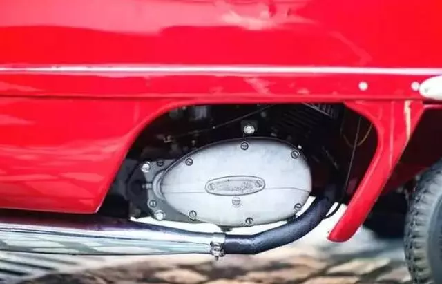 世界上最小的量產車,排量相當於一個屁,可以直接開動公交車
