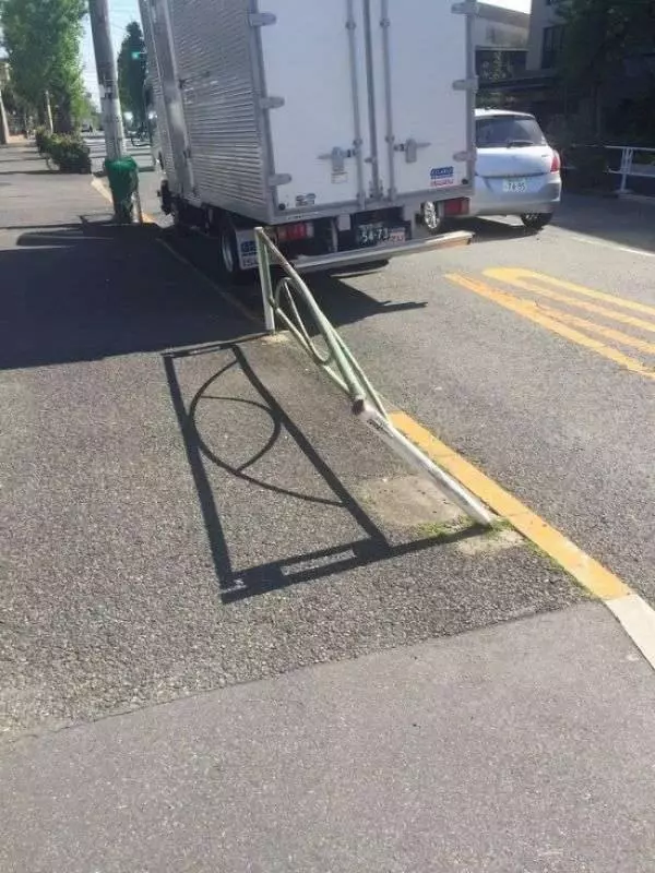 盤點21張「讓你忍不住放大重看一次」的爆笑錯位照