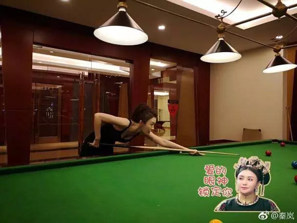 流鼻血了,『富察皇后』領便當後曬好身材打桌球,網友:皇后娘娘,快把衣服穿好~