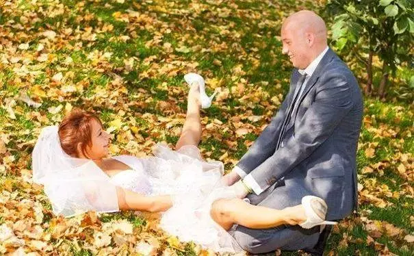 盤點俄羅斯人「無節操無羞恥心」的奇葩婚紗照,懷疑拍完後這婚也