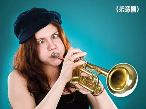 吹喇叭後發高燒 女大生肺炎險死