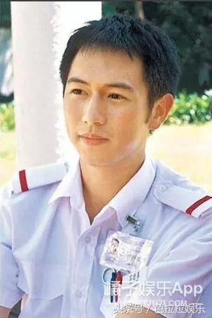 還記得「學警系列」中的李伯翹嗎?他現在的樣子你還認識嗎?