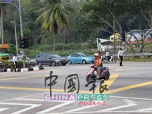加叻大道往吉隆坡 交通放緩 學校假期 哈芝節 連假結束