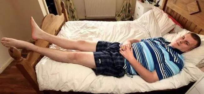 16張「只有長得高的人才懂的煩惱」的照片,矮人看了都會開懷大笑