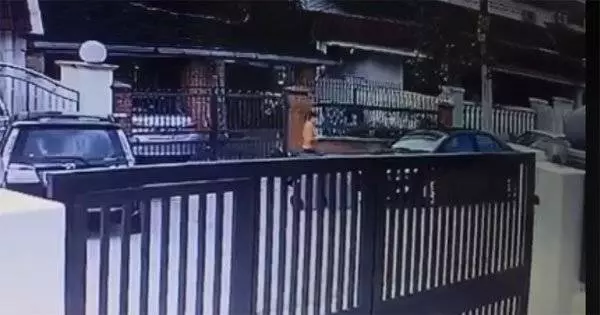 保持冷靜保財物 女子以智退匪
