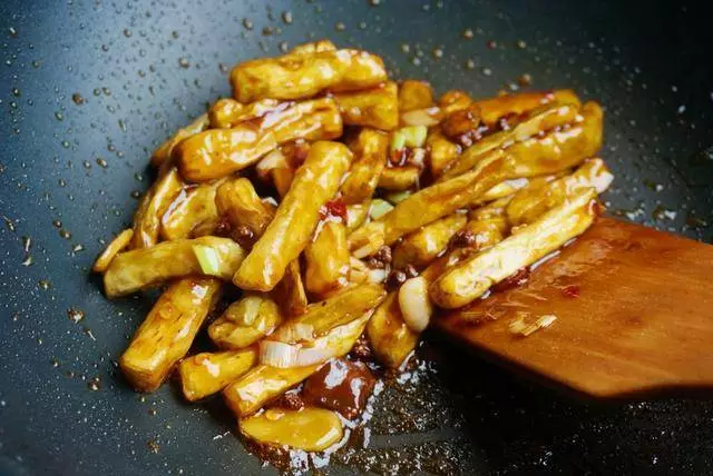 這個菜蛋白質和鈣含量極高,這樣做倍下飯,省事又好吃