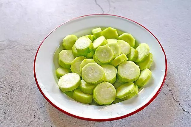 蛤蜊這麼煮湯特鮮美,女人夏天不喝就虧了,不僅去火還對皮膚好