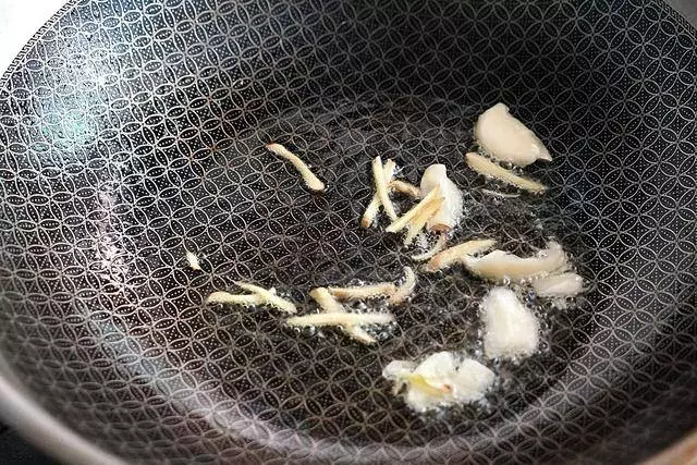 蛤蜊這麼煮湯特鮮美,女人夏天不喝就虧了,不僅去火還對皮膚好