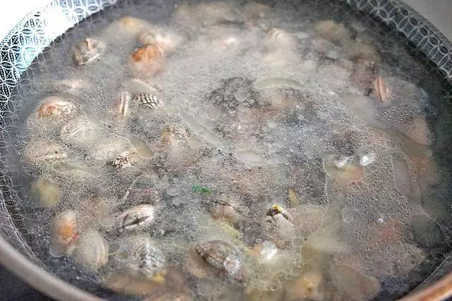 蛤蜊這麼煮湯特鮮美,女人夏天不喝就虧了,不僅去火還對皮膚好