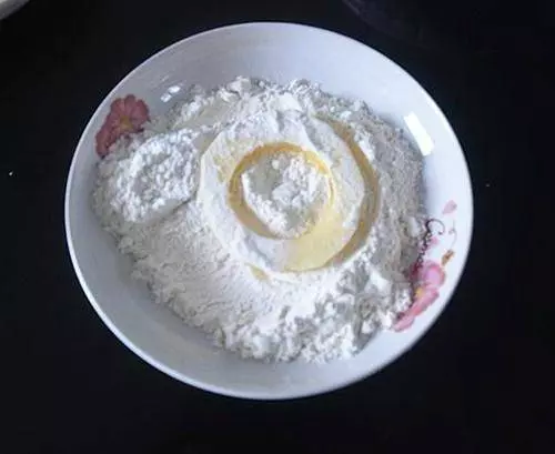 蘋果甜甜圈,沒想到蘋果還能這麼吃,外脆內嫩的蘋果圈,太贊了