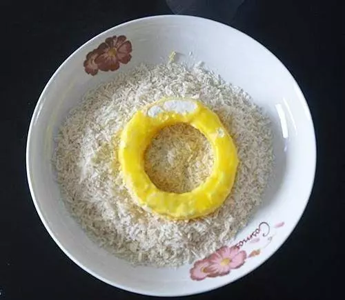 蘋果甜甜圈,沒想到蘋果還能這麼吃,外脆內嫩的蘋果圈,太贊了