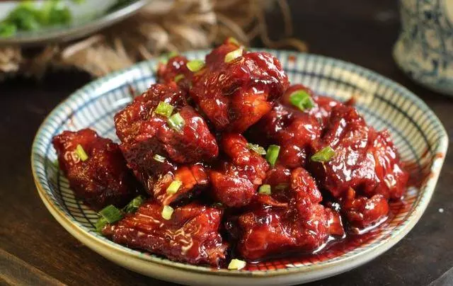 豆腐乳燒排骨,鮮香四溢家人都愛,肉質飽滿好吃舔手指
