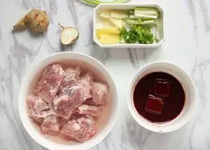 豆腐乳燒排骨,鮮香四溢家人都愛,肉質飽滿好吃舔手指