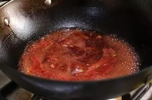 豆腐乳燒排骨,鮮香四溢家人都愛,肉質飽滿好吃舔手指