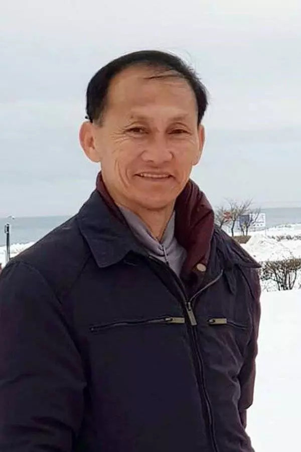 貨車突然自動倒退 卸貨司機慘被夾斃