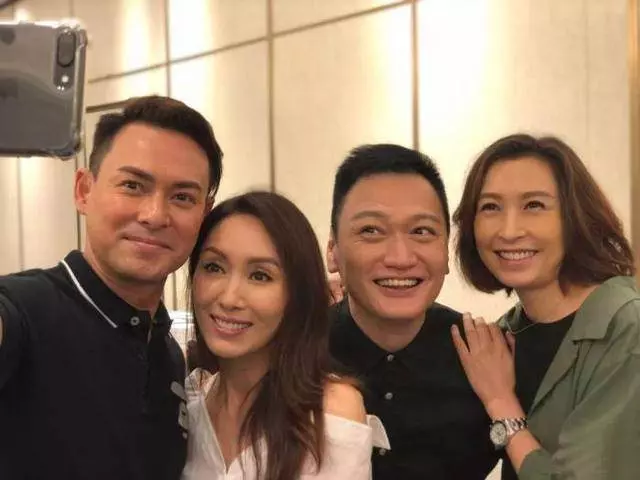 熊黛林為雙胞胎女兒辦百日宴,48歲姑媽郭可盈現身祝福,網友:簡直就像吃了防腐劑一樣…