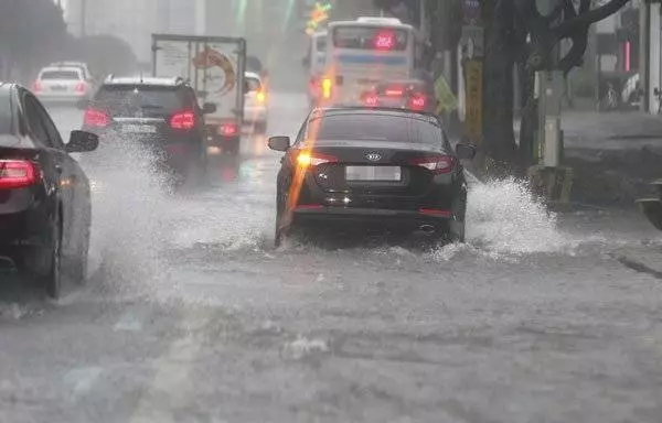 颱風「蘇力」襲韓國濟州 近千航班取消