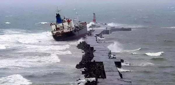 南台灣大雨 高雄鷹架倒塌2死1重傷